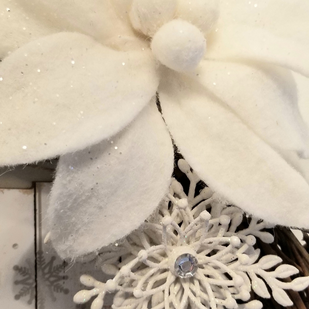 Winter Wreath - Picture 4 of 7